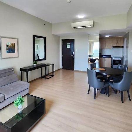 Spacious Bgc 2 Bedroom With A View มะนิลา ภายนอก รูปภาพ