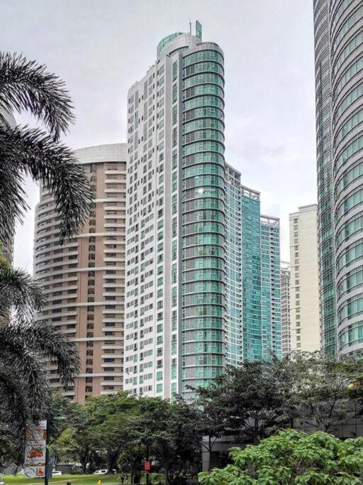 Spacious Bgc 2 Bedroom With A View มะนิลา ภายนอก รูปภาพ