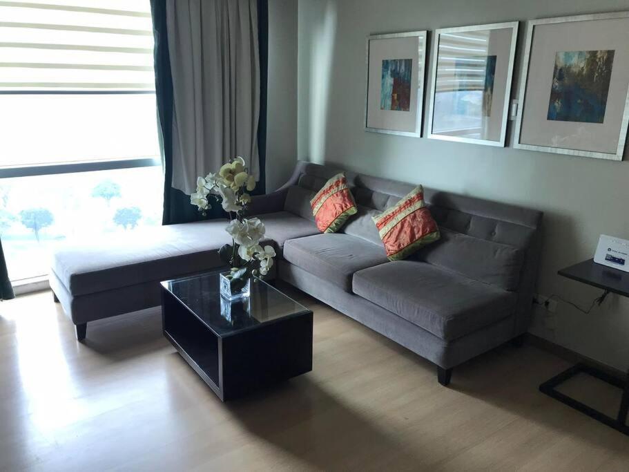 Spacious Bgc 2 Bedroom With A View มะนิลา ภายนอก รูปภาพ